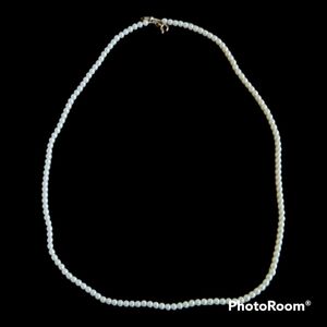 𝅺TRIFARI mini pearl costume necklace Classic Classy